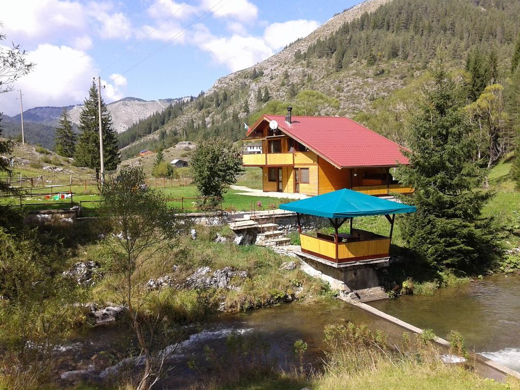 Guest House Chobaka Trigrad Esterno foto