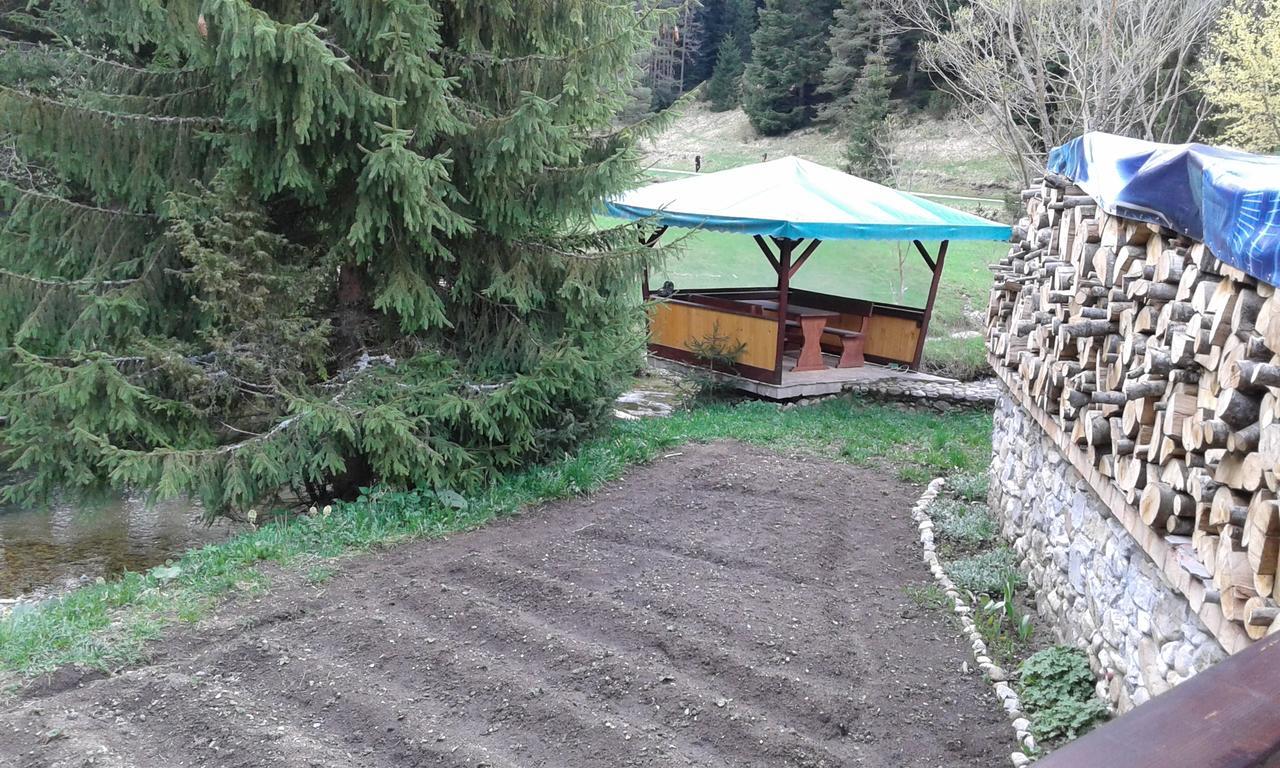 Guest House Chobaka Trigrad Esterno foto