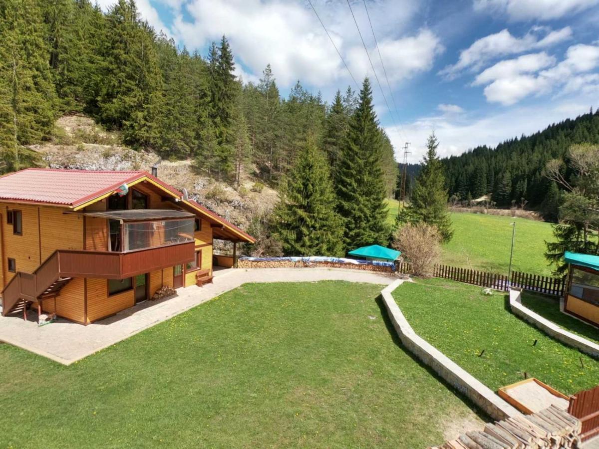 Guest House Chobaka Trigrad Esterno foto