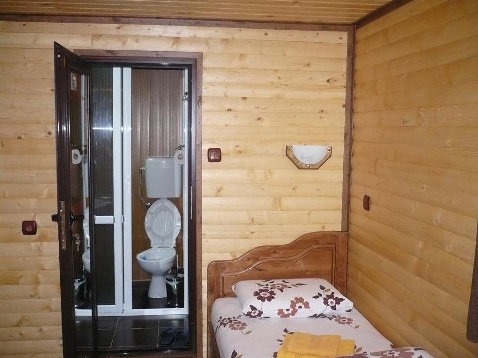 Guest House Chobaka Trigrad Esterno foto
